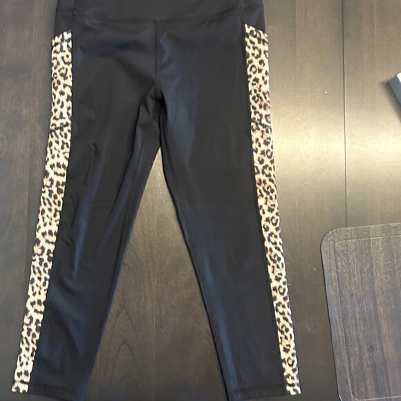 EUC - Zyia Leopard Pocket Brilliant Hi Rise Leggings - Size 6-8 And 8-10 - Picture 2 of 11